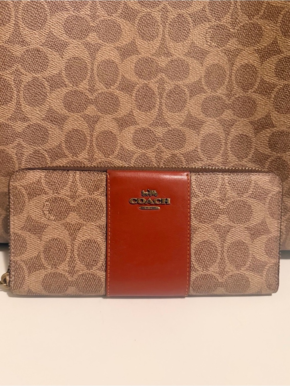 Coach Willow Tote In Signature Canvas with matching wallet. EUC - Picture 2 of 13